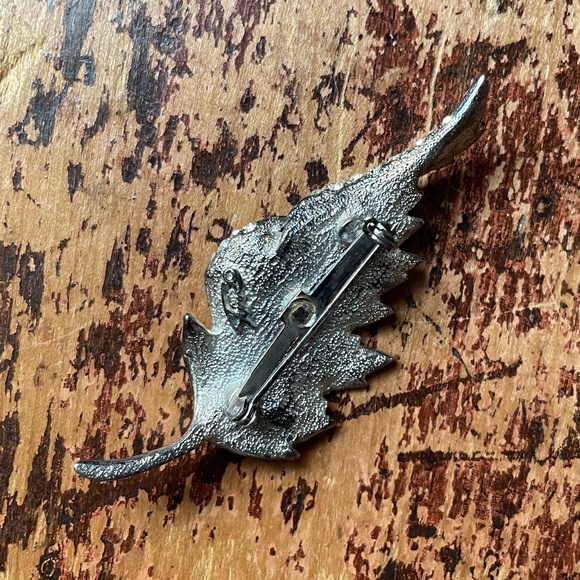 vintage pin - Picture 2 of 4